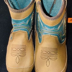 Cowboys boots slip on Velcro back
